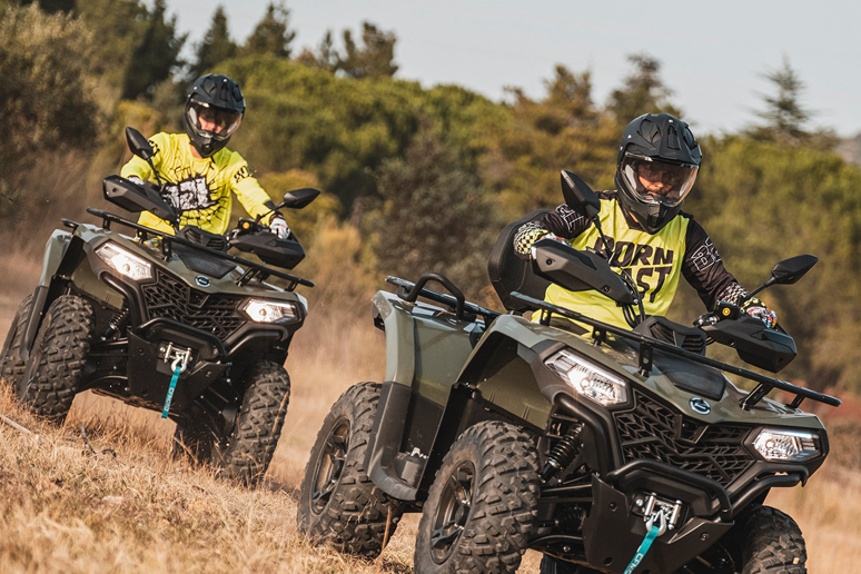 Квадроцикли CFMOTO CFORCE 450 L у полі
