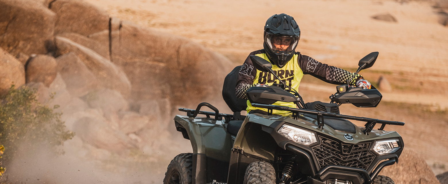 Квадроцикли CFMOTO CFORCE 450 L у полі