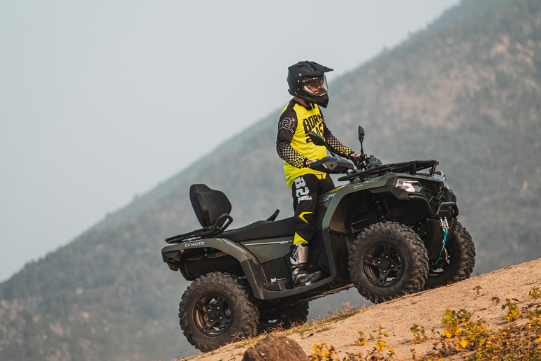 ергономіка квадроциклу CFMOTO CFORCE 450 L