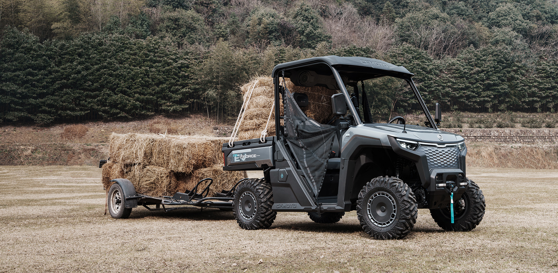 електромотовсюдихід UFORCE U6 EV допомагає у сількому господарстві