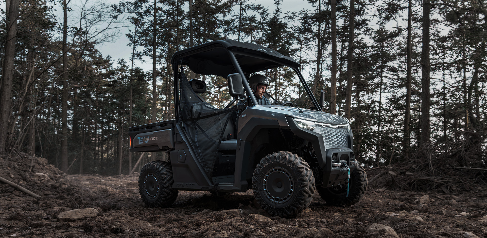 електромотовсюдихід UFORCE U6 EV на складному маршруті